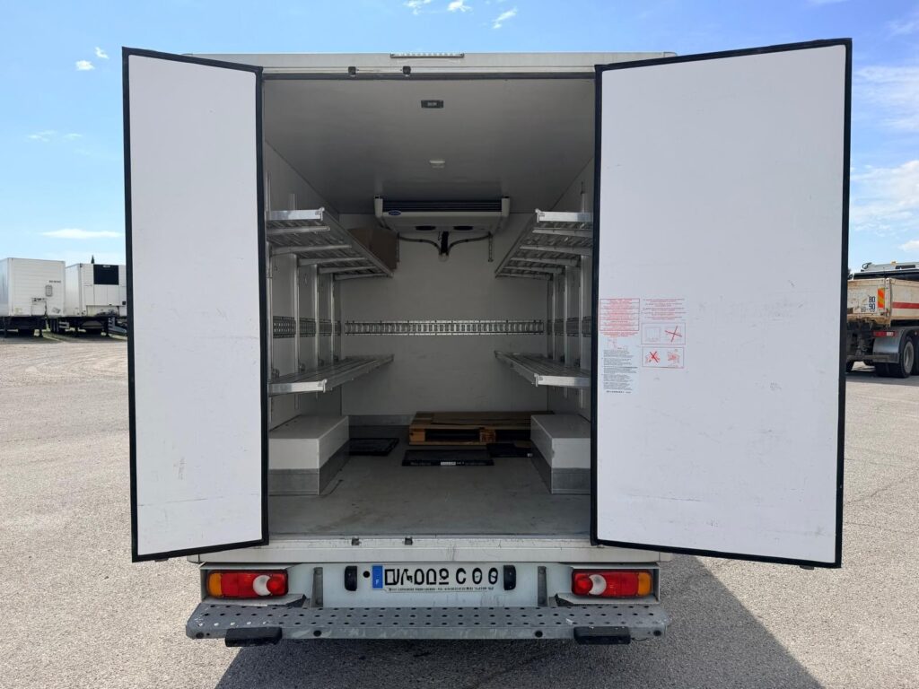 EY-002-CY7.jpg